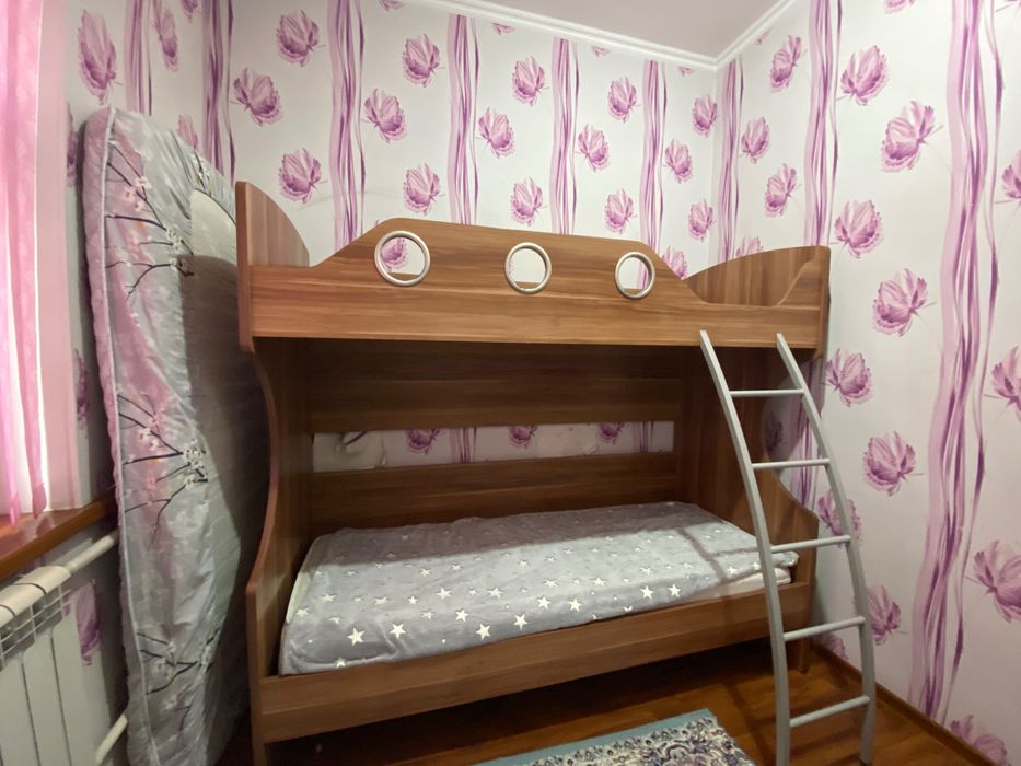 Двухъярусная кровать