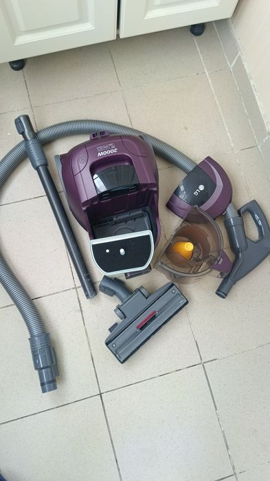 Пылесос LG 2000W