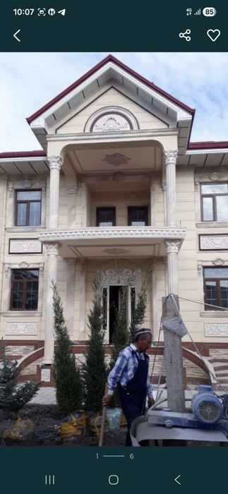 Бригада узбеки строит дома