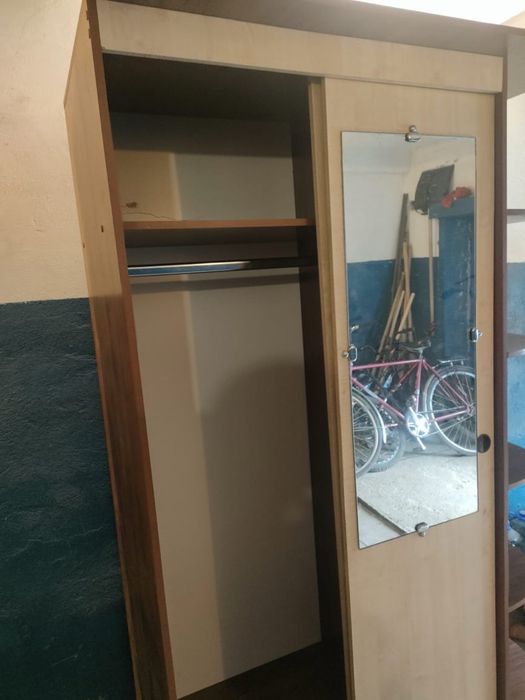Шкаф купе в хорошем состоянии