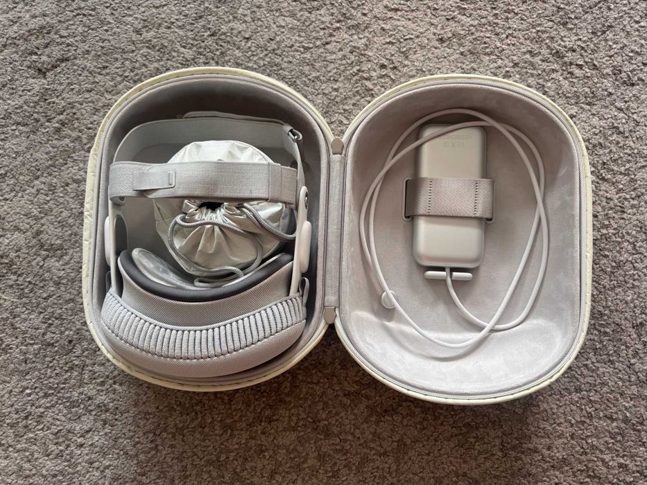 Apple Vision Pro 256 GB, cutie originală + factură