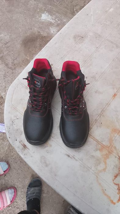 Bocanci forte confortabili