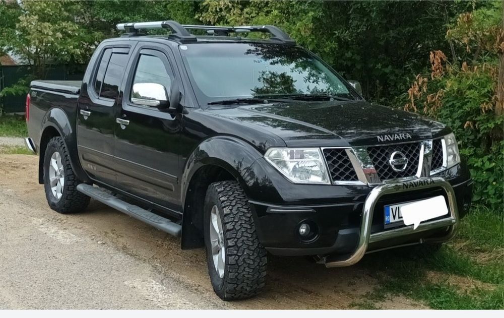 Vând sau schimb Nissan navara