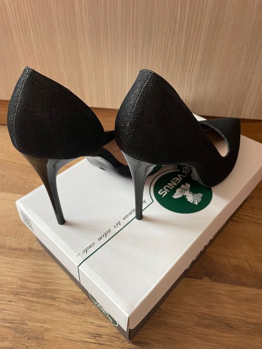 Черни обувки на ток