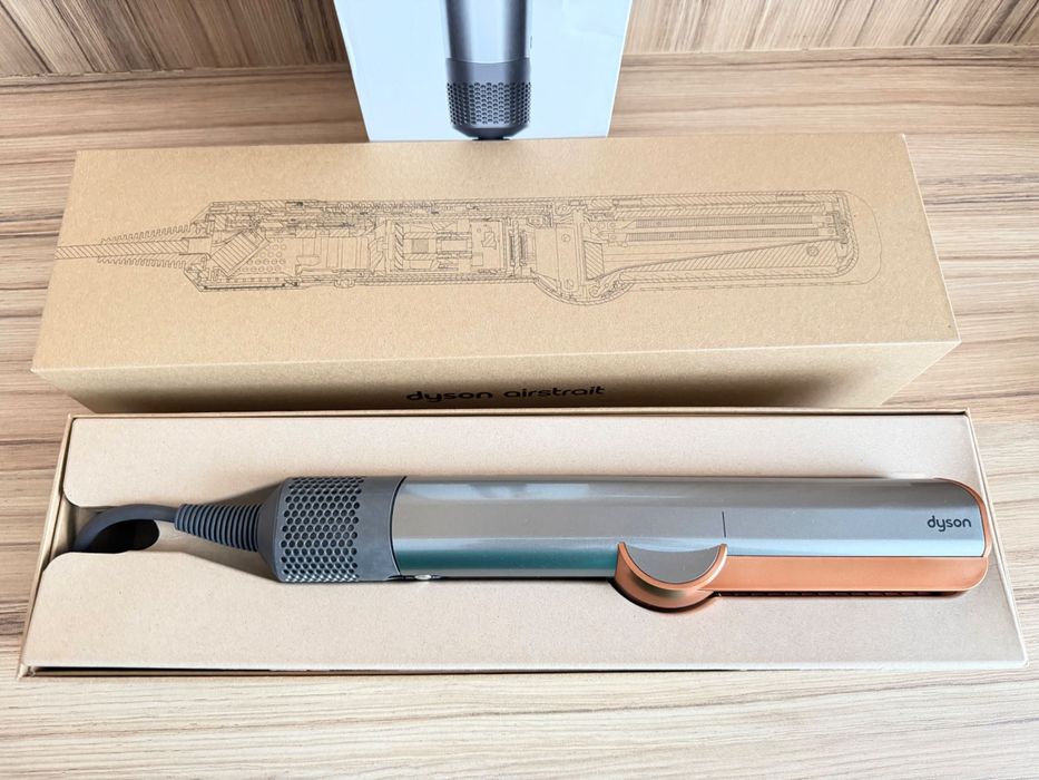 Продам Dyson Airstrait, оригинал!