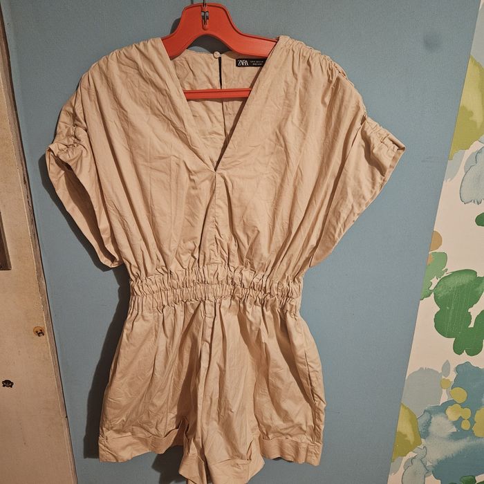 Даски рокли и гащеризони