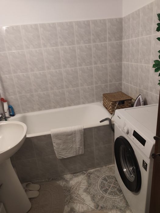 Vand apartament cu 2 camere