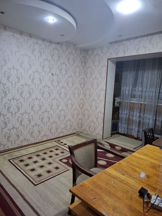 Юнусабад-8,, 3х комнатная. Школа 260