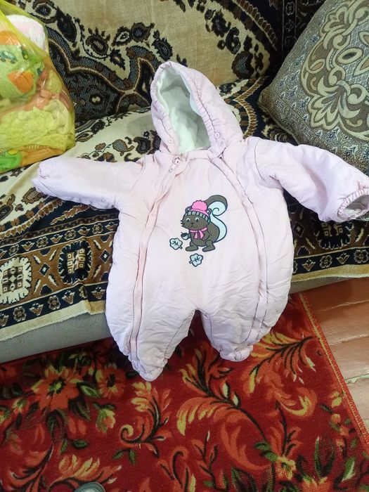Продам комбинезоны ( недорого)