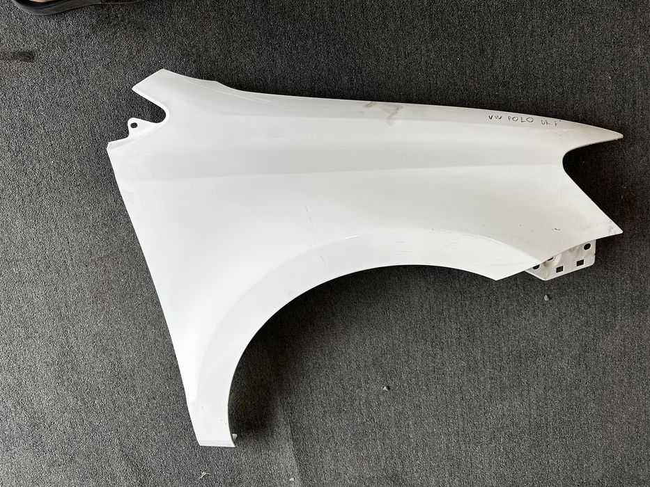 aripa fata dreapta vw polo 6r 6c 2009-2017 alba fara defecte
