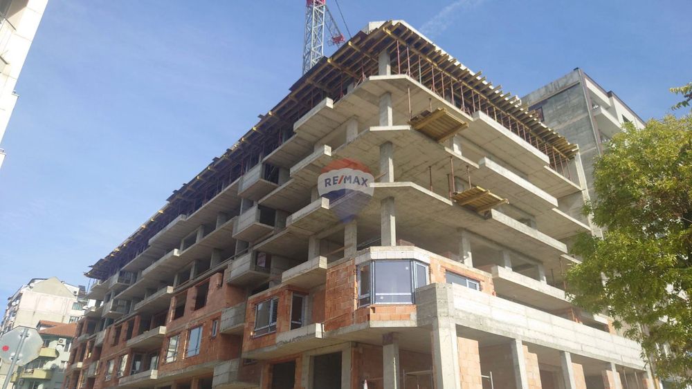 Продава се Двустаен апартамент в Варна, Център - 82 кв.м за 1891 €/кв.м - Снимка #5