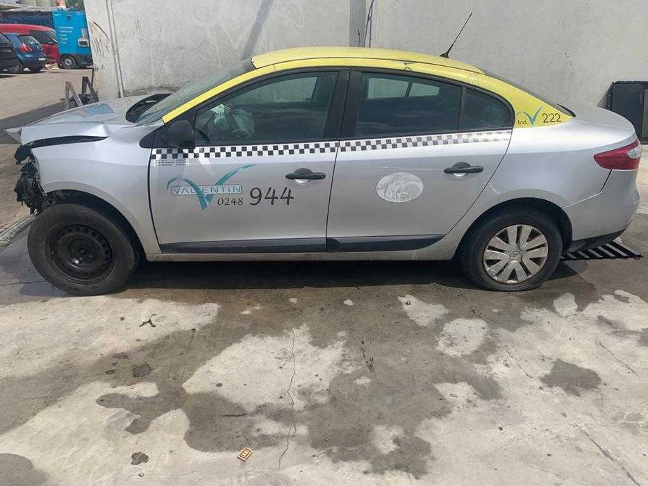 dezmembrez renault Fluence 1.6i/bara spate fluence/usa fata fluence/