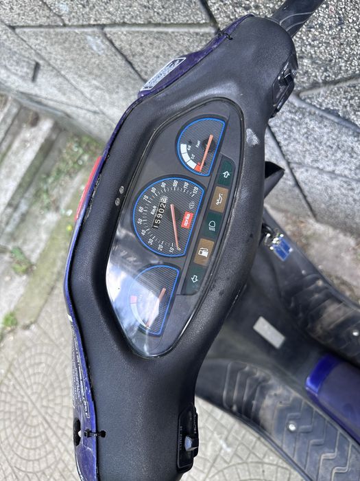 Скутер Aprilia Sr 50