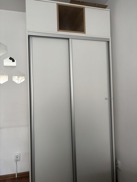 Dulap dressing usi glisante