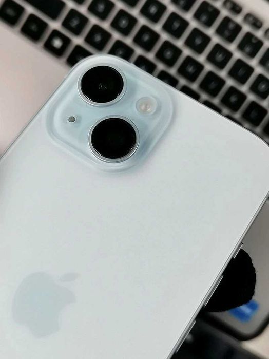 iphone 15 sky blue много запазен (в гаранция)