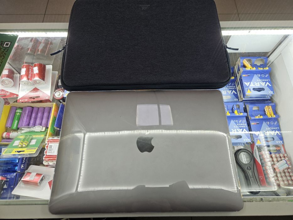 Macbook 2020 pro на M1