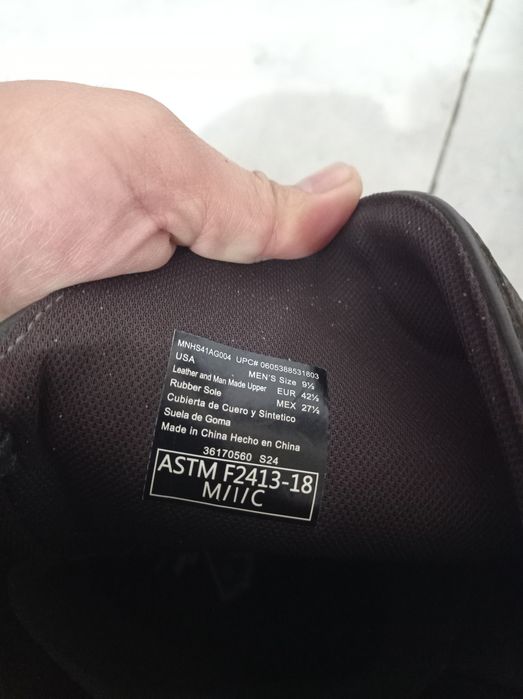 Продам кожаную рабочую обувь