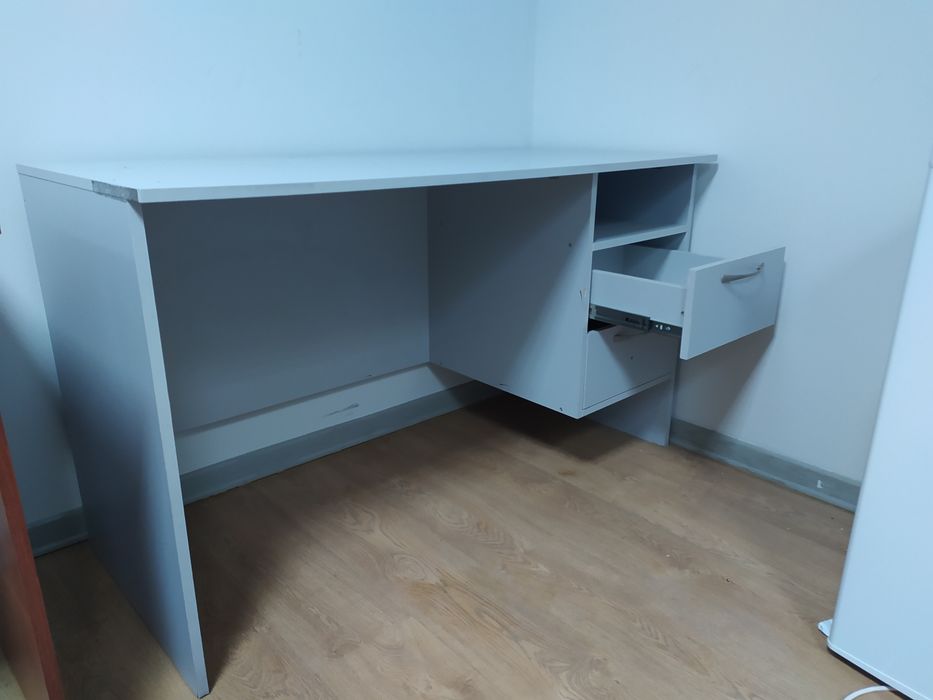 Офисные столы продам срочно