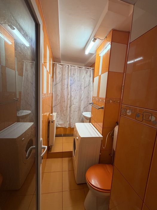 Inchiriez apartament micro IV