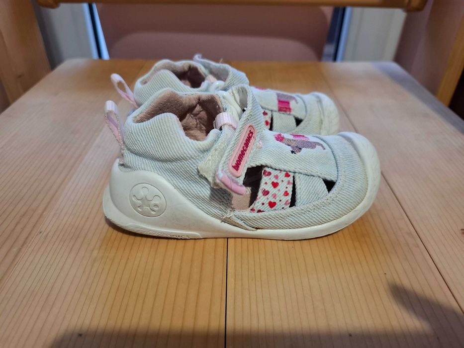 Biomecanics светлосини сандали