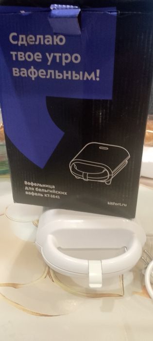 Продам вафельницу kitfort