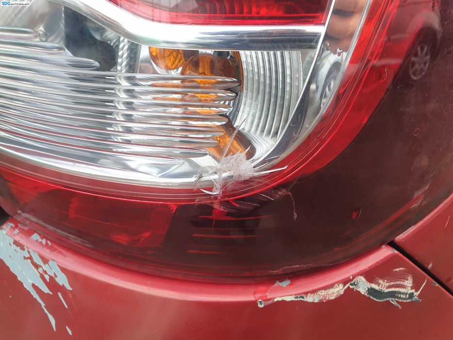 Tripla Lampa Stop Dreapta cu Ciupitura de pe Caroserie Dacia Sandero 2 2012 - 2016 [Q0015]