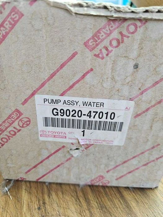 Продам Помпу водяную  Toyota Prius