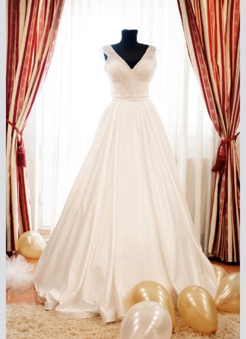 Rochie mireasa din tafta