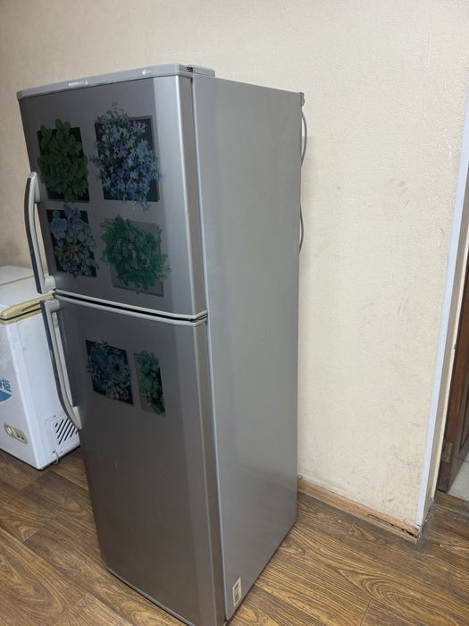 Продам холодильник LG