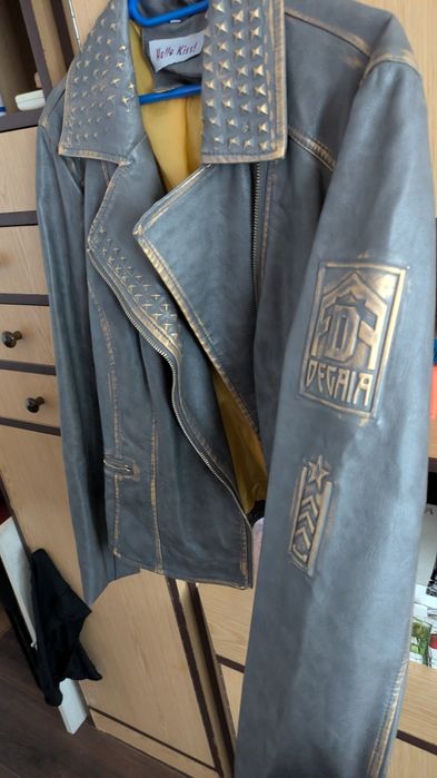 Сиво кожено яке от изкуствена кожа