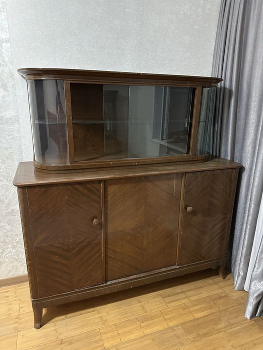 Продам немецкий сервант “ХЕЛЬГА...