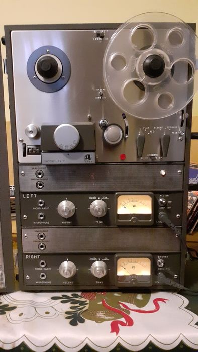 Akai M7 pe lampi la cutie (revox sony teac)