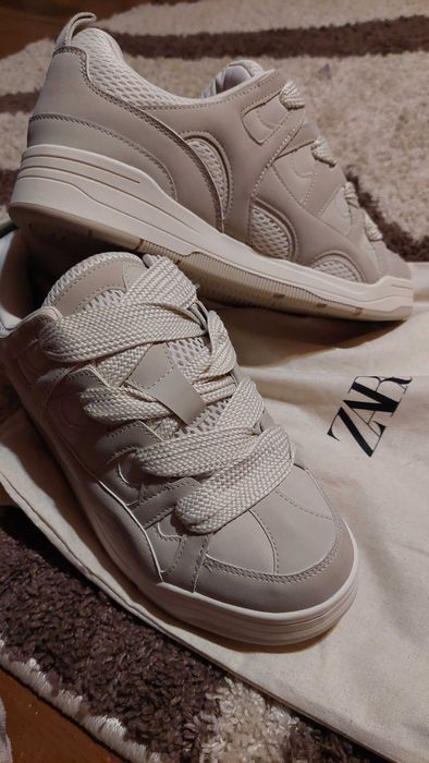 Маратонки Zara-43  и  Reebok 37,5 размер