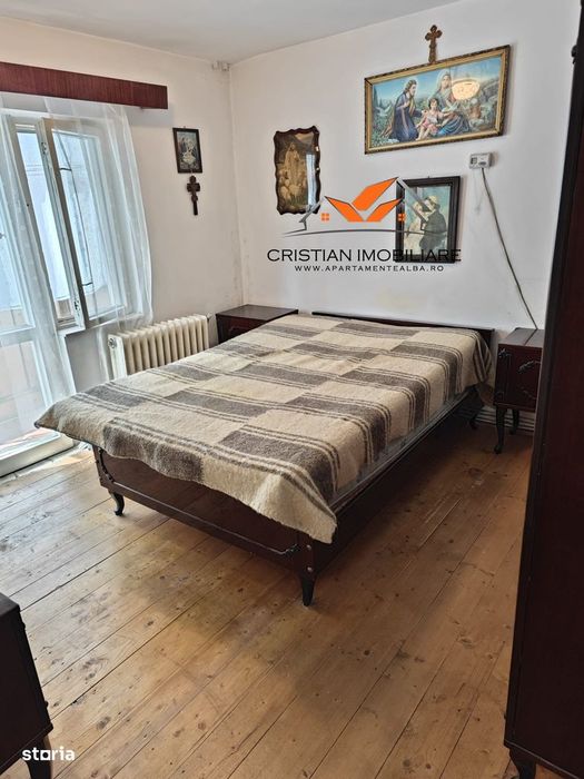 Apartament 3 camere decomandat, etaj 2,  Cetate-Liceul Sportiv!