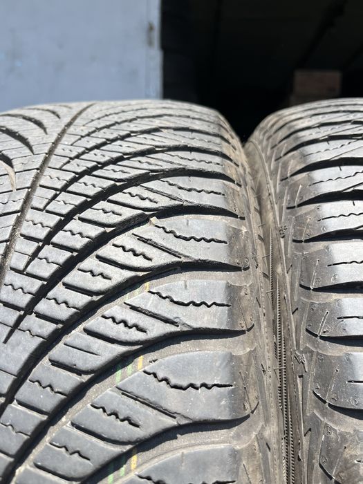 2 бр. летни гуми 215/55/17 GoodYear 6,5 mm DOT 2220