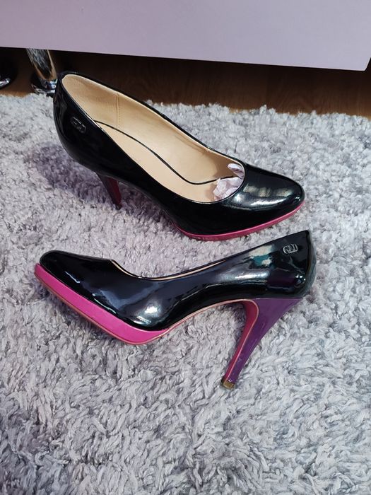 Pantofi eleganți lăcuiți Graceland