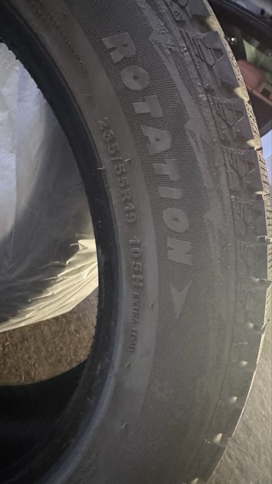 Продам зимние шины 235 55 R19