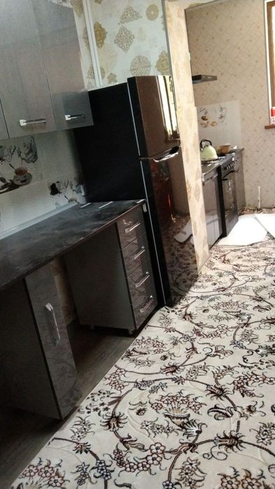 Жиззах шахар.
3/1микра район. 
Уй пишик гиштдан.
Сув свет газ бор.
Уй