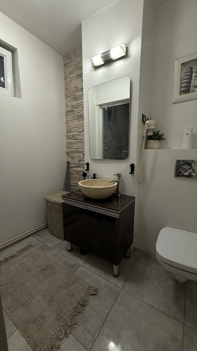 Apartament cu 2 camere de inchiriat