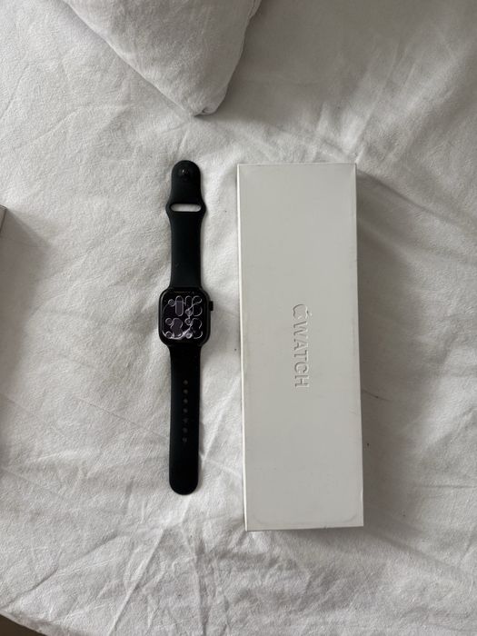 Продам срочно apple watch 11