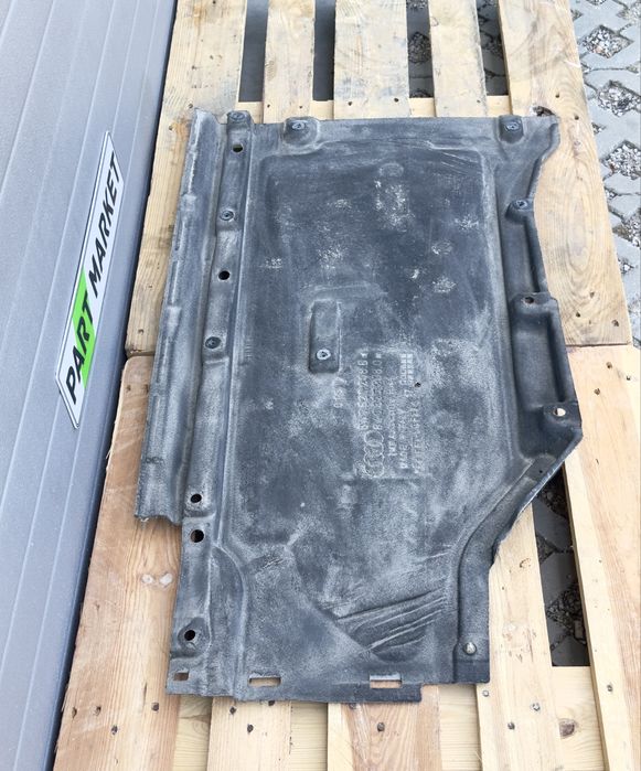 Кора под десен праг AUDI A4 B9 8W0825208B 8W0825208C