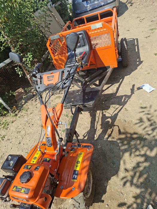 Motocultor cu remorca