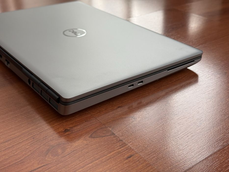 15.6’FHD IPS 500nits/RTX A3000 6GB/Xeon W11855M/Dell Precision 7560