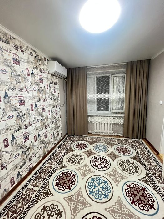 Продам (малосемейку) район Детский Мир