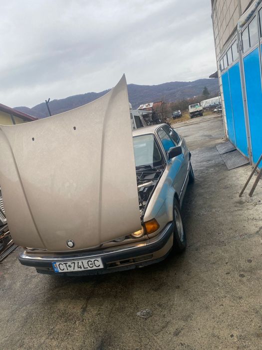 BMW e32 3.5 1989 211cp