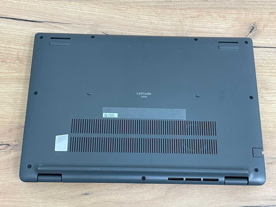 Dell Latitude 3440 / Core i7-1355U / 16 ГБ / 512 SSD / IPS