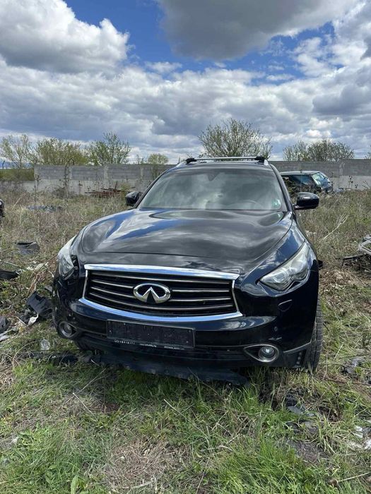 Infiniti QX70S продавам авточасти 3.0 дизел !