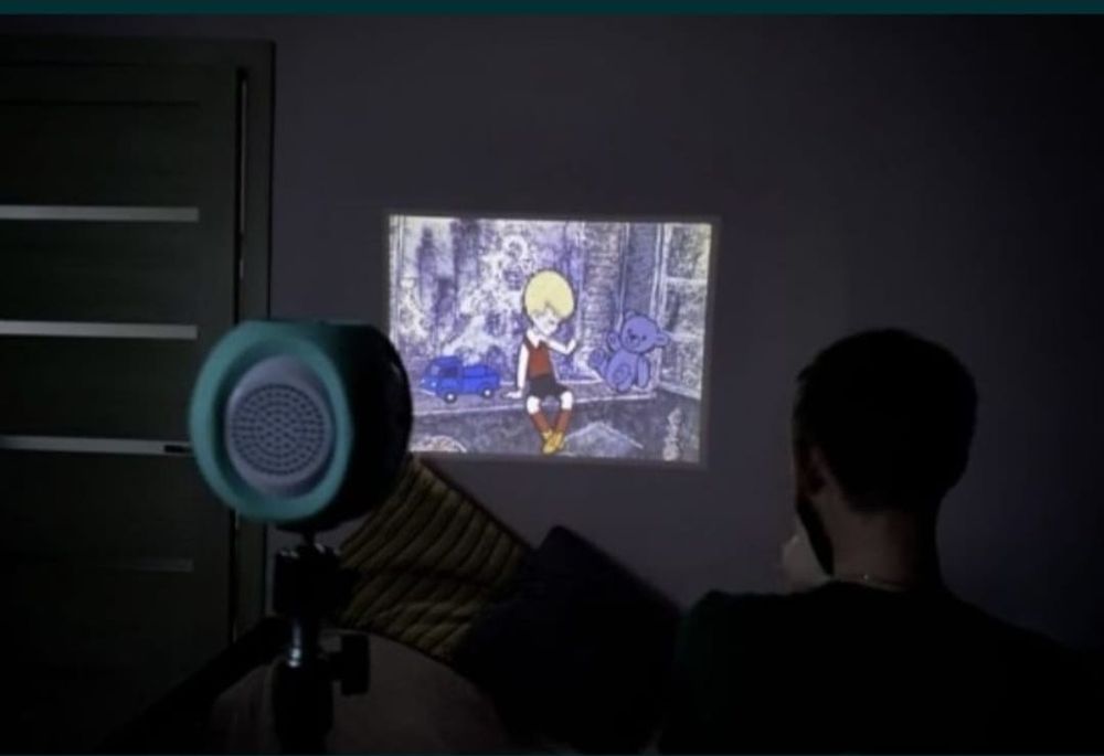 Детский мини проектор Lumicube