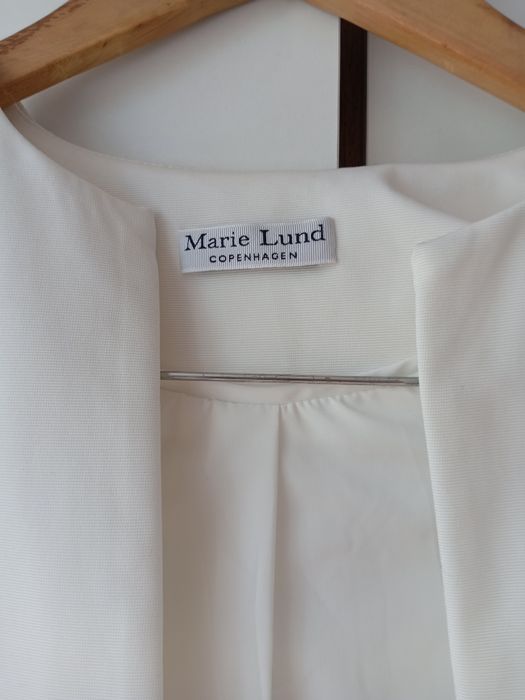 Укороченный белоснежный пиджак