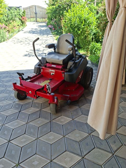 Tractoras Gazon 2024 Ferris 400S USA